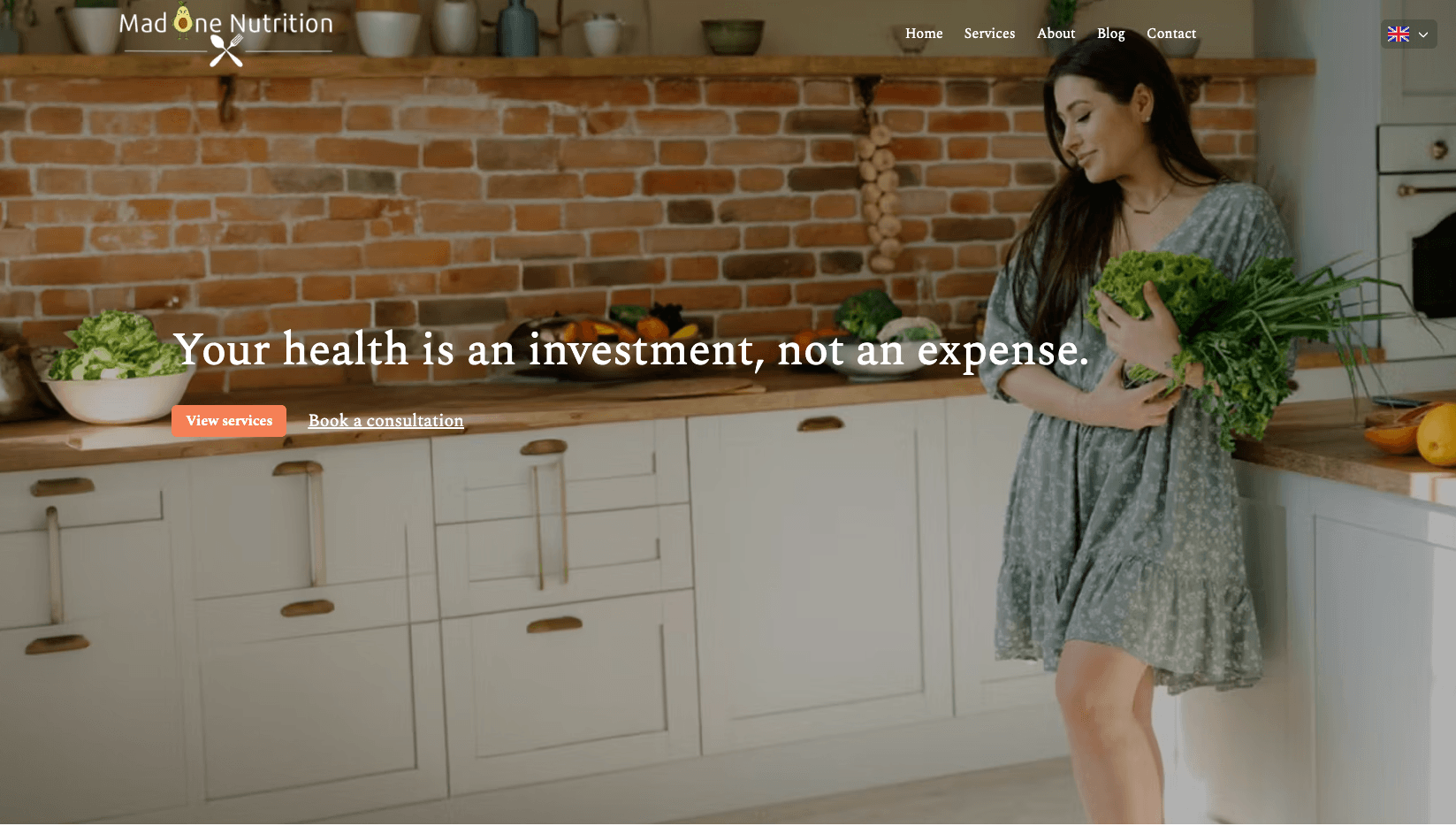 A warm, multilingual brand site with paid digital products for an international nutrition practice